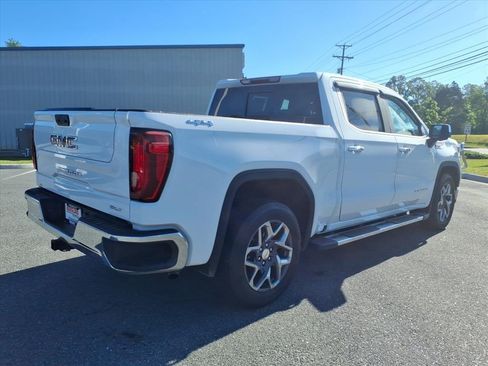 Used 2022 GMC Sierra 1500 SLT w/ SLT Convenience Package AWD/4WD image 4