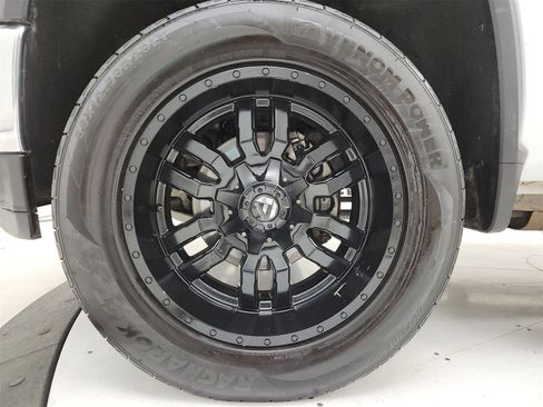 Used 2021 Chevrolet Silverado 2500 LT w/ Convenience Package image 10