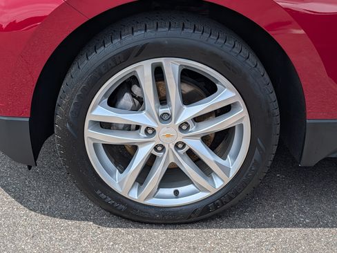 Used 2018 Chevrolet Equinox Premier AWD/4WD image 15