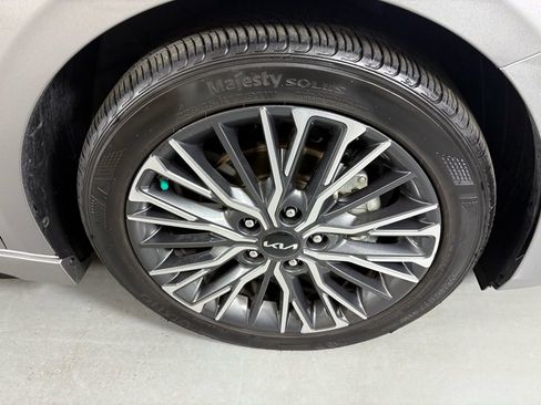 Used 2023 Kia Forte GT-Line image 11