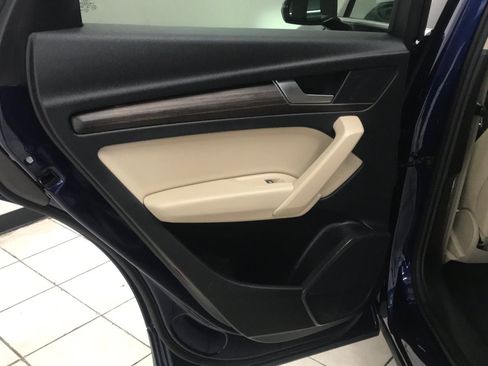 Used 2023 Audi Q5 2.0T Premium w/ Convenience Package AWD/4WD image 9
