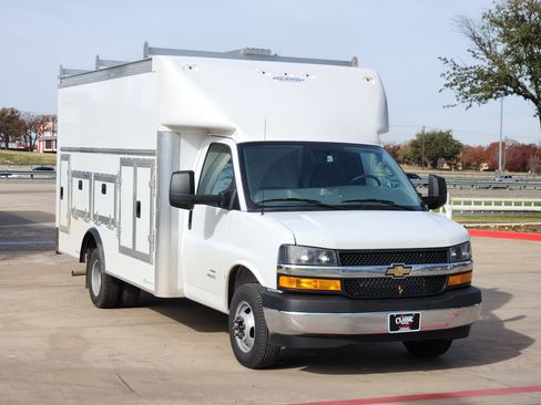 New 2025 Chevrolet Express 4500 w/ Power Convenience Package image 2