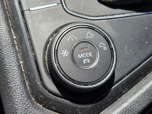 Used 2019 Volkswagen Tiguan SEL Premium R-Line image 19