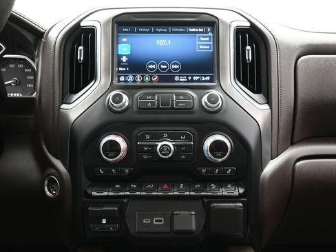 Used 2022 GMC Sierra 1500 Denali w/ Denali Premium Package AWD/4WD image 17