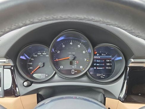 Certified 2021 Porsche Macan AWD/4WD image 10