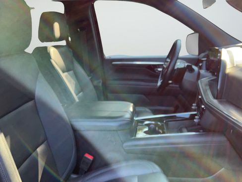 Used 2025 Chevrolet Tahoe LT RWD image 20