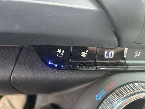 Used 2016 Chevrolet Camaro LT RWD image 29
