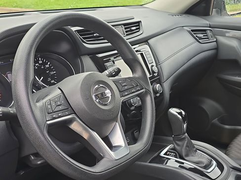 Used 2019 Nissan Rogue S FWD image 13