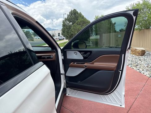 Certified 2023 Lincoln Aviator Reserve w/ Equipment Group 201A AWD/4WD image 30