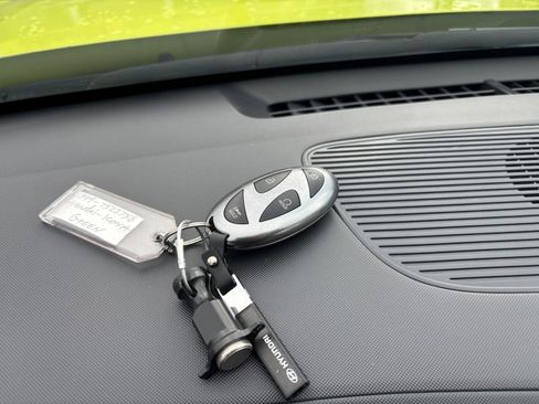 Used 2025 Hyundai Kona SEL image 21