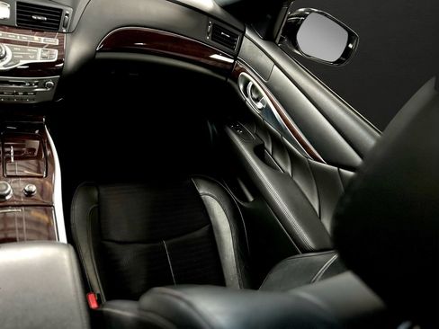Used 2015 INFINITI Q70 5.6 w/ Sport Package AWD/4WD image 13