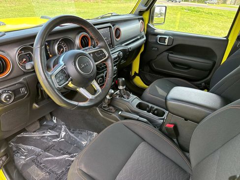 Certified 2023 Jeep Gladiator Mojave w/ Cold Weather Group image 22