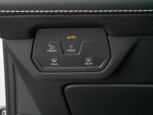 Certified 2024 Volkswagen Atlas Cross Sport SE AWD/4WD image 27