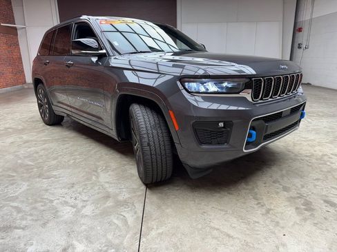 Used 2024 Jeep Grand Cherokee Overland w/ Luxury Tech Group IV image 7