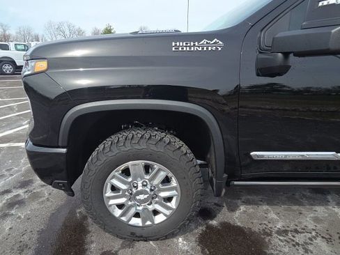 Used 2024 Chevrolet Silverado 3500 High Country w/ High Country Premium Package AWD/4WD image 15