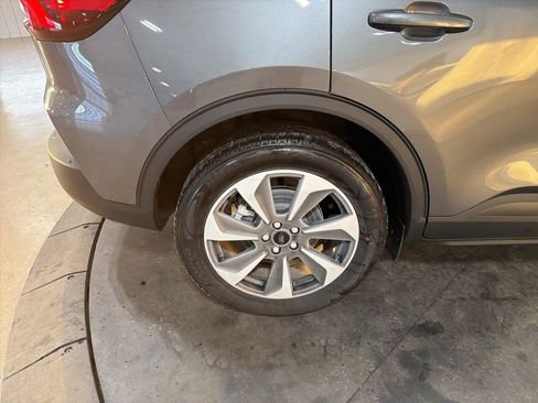 Used 2025 Ford Escape Platinum w/ Premium Technology Package image 35