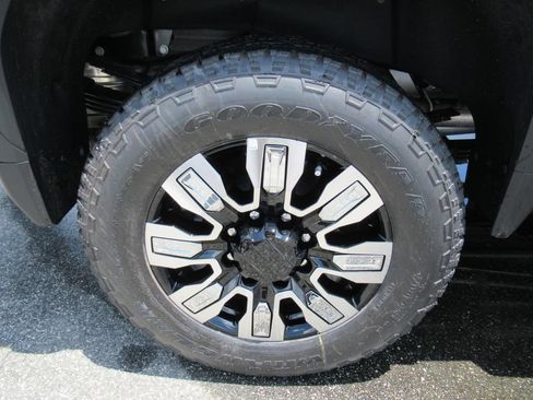 New 2026 GMC Sierra 2500 Denali w/ Denali Reserve Package AWD/4WD image 8