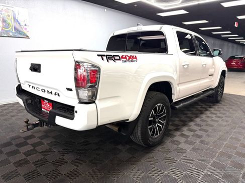Used 2020 Toyota Tacoma TRD Sport w/ Technology Package AWD/4WD image 14