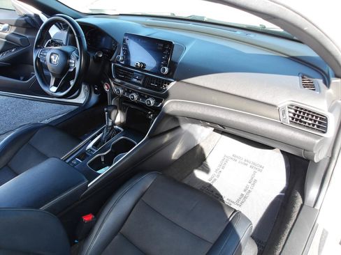 Used 2018 Honda Accord Sport image 13