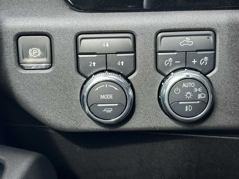 New 2025 GMC Sierra 2500 SLE w/ Preferred Package image 36