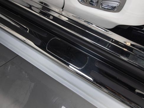 Used 2017 Rolls-Royce Dawn image 47