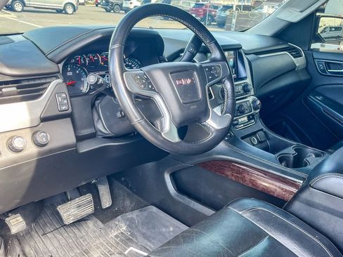 Used 2018 GMC Yukon SLT image 8