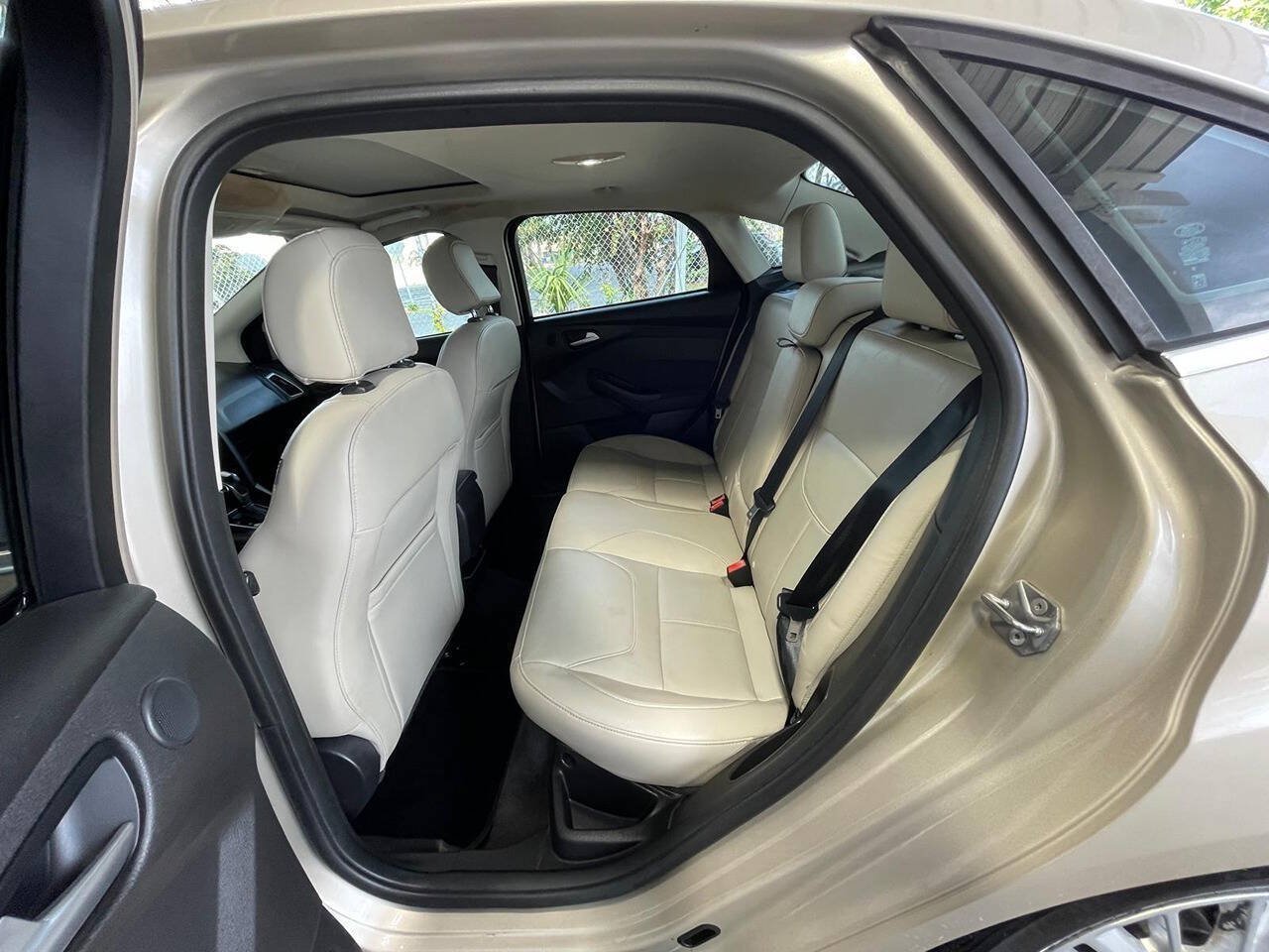 Used 2018 Ford Focus Titanium FWD image 12