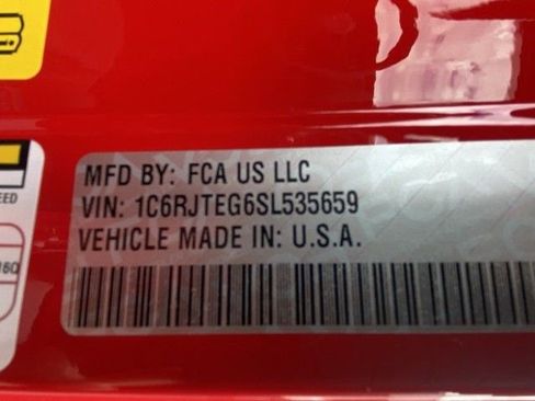 New 2025 Jeep Gladiator Mojave w/ Convenience Group image 24