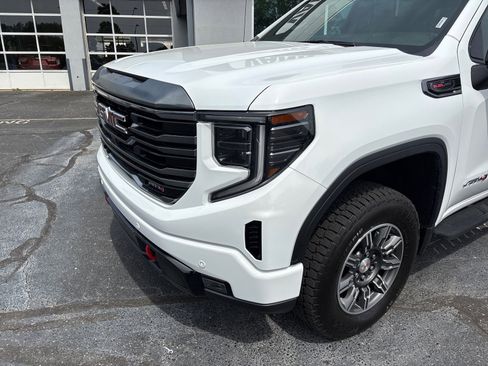 Certified 2024 GMC Sierra 1500 AT4 w/ AT4 Premium Package AWD/4WD image 8