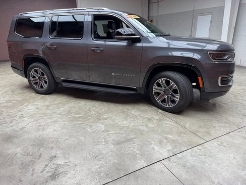 Used 2024 Jeep Wagoneer Series II w/ Flexible Seating Group image 6