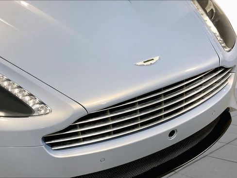 Used 2013 Aston Martin DB9 Volante RWD image 32