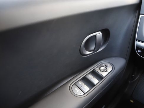 New 2025 Hyundai Ioniq 5 SEL image 23