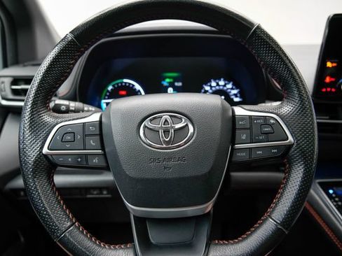Used 2024 Toyota Sienna XSE AWD/4WD image 26