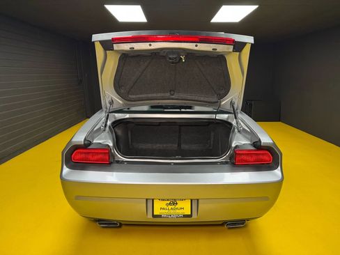 Used 2011 Dodge Challenger image 12