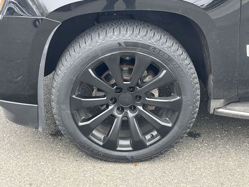 Used 2015 Cadillac Escalade Luxury image 11