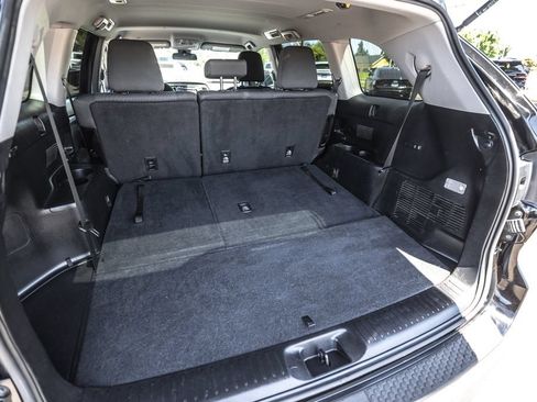 Used 2019 Toyota Highlander LE AWD/4WD image 33