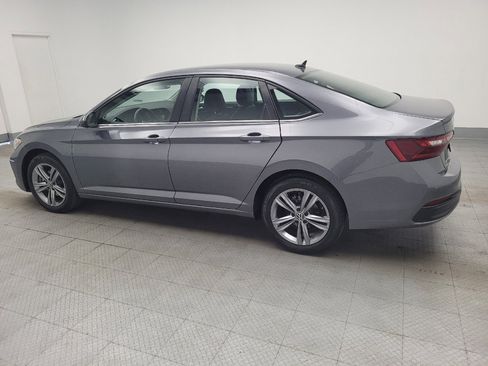 Used 2024 Volkswagen Jetta SE FWD image 2