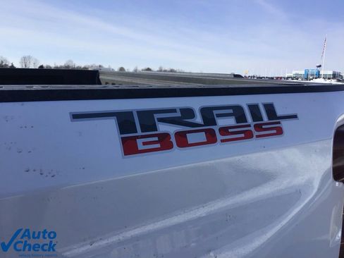 Used 2026 Chevrolet Silverado 1500 Custom Trail Boss w/ Turbomax Blackout Package AWD/4WD image 40