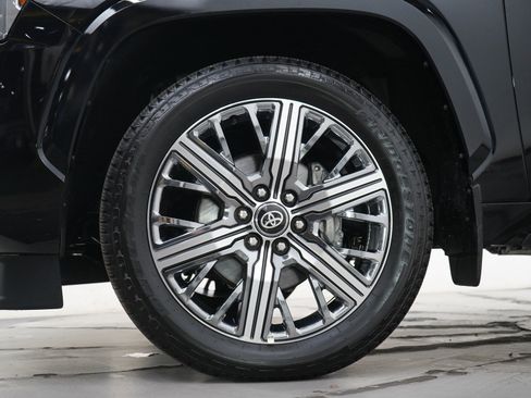 Used 2026 Toyota Sequoia Capstone image 34