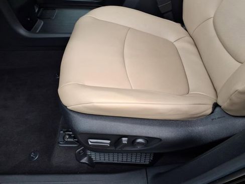 Used 2024 Toyota Sienna XLE image 14