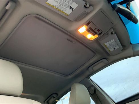 Used 2014 Toyota Camry XLE image 13