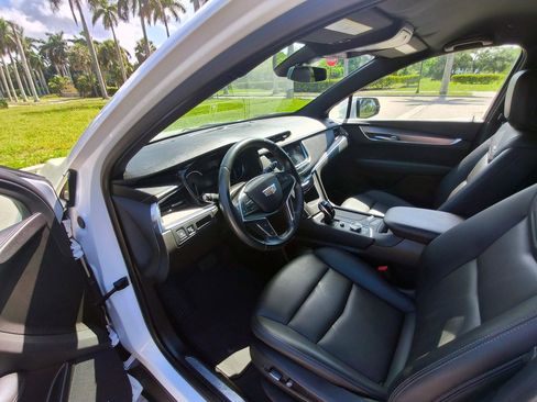 Used 2023 Cadillac XT5 Luxury FWD image 6
