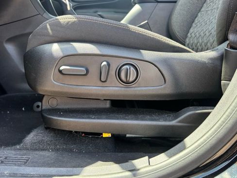 Used 2024 Chevrolet Equinox LT image 8