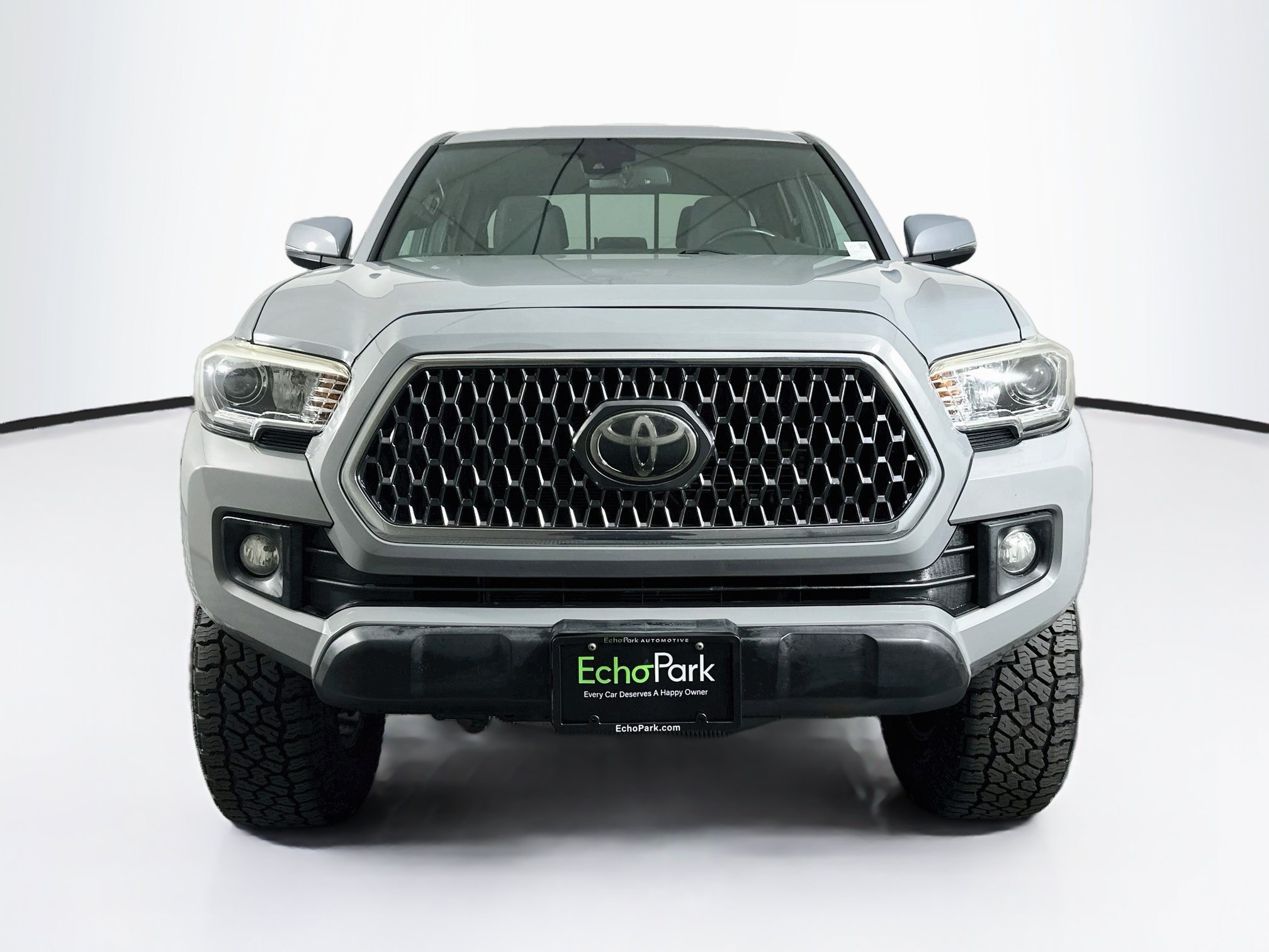 Used 2019 Toyota Tacoma TRD Off-Road w/ Technology Package AWD/4WD image 2