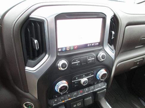 Used 2021 GMC Sierra 1500 SLT image 30