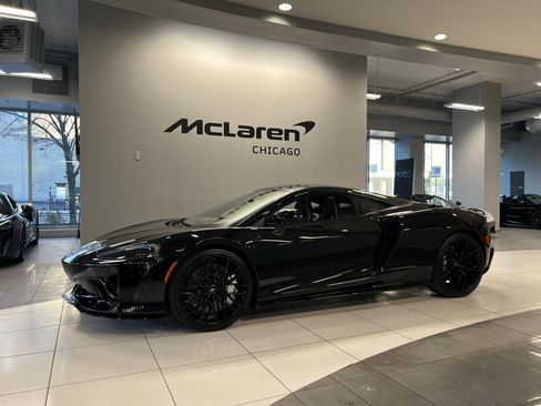 New 2026 McLaren GTS image 2