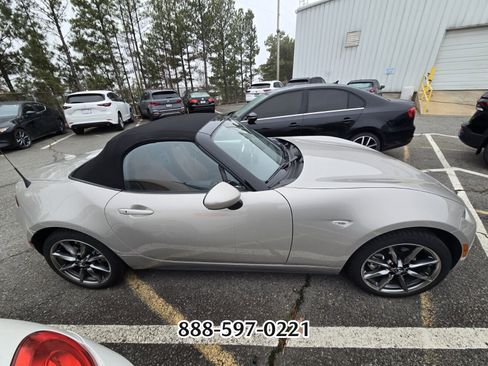 Used 2023 MAZDA MX-5 Miata Grand Touring w/ Weather Package image 9