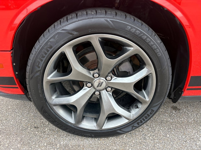 Used 2017 Dodge Challenger SXT w/ Driver Convenience Group RWD image 27