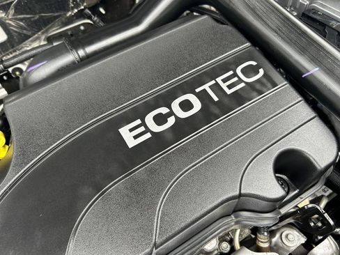 Used 2022 GMC Terrain SLE w/ Driver Convenience Package image 30