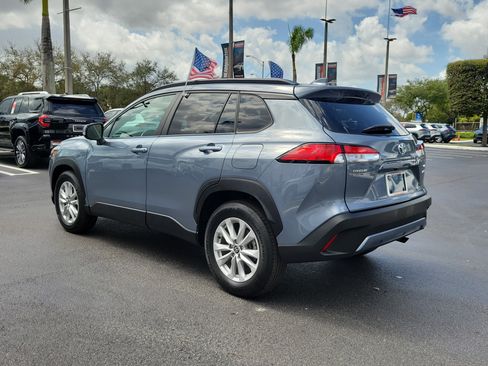 Used 2023 Toyota Corolla Cross LE w/ Moonroof Package image 8